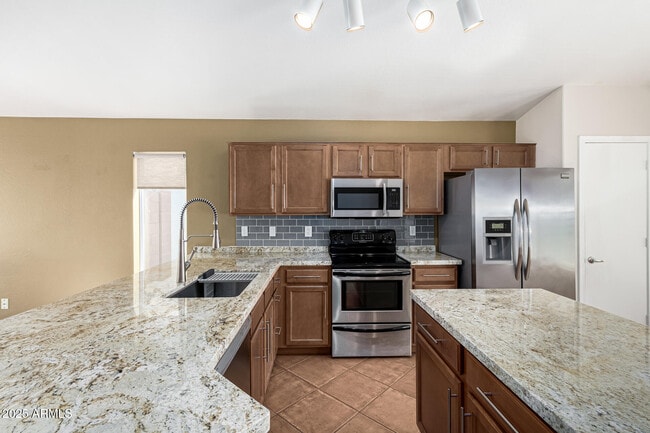 Building Photo - 4104 E La Salle St