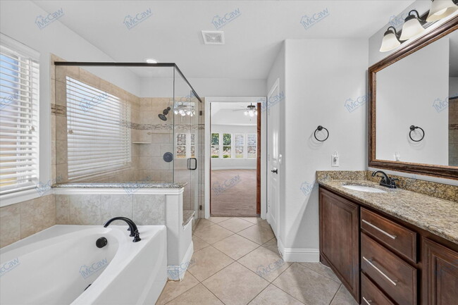 Building Photo - 911 Birchwood Dr