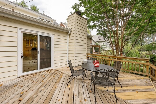 Building Photo - Classic Chevy Chase Charm in NW DC Availab...