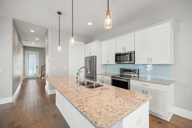 Building Photo - 56 Penelope St