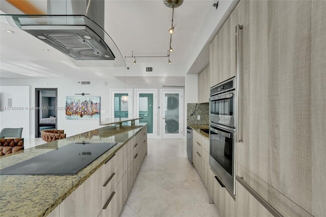Building Photo - 1830 S Ocean Dr