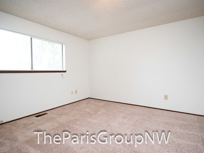 Building Photo - 14655 NE 179th St