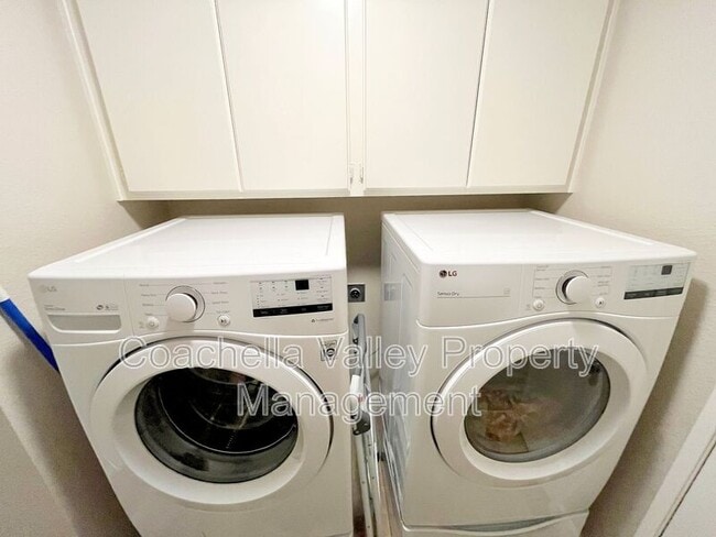 Building Photo - 55544 Laurel Valley