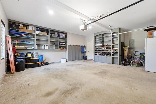 Building Photo - 34 Brittany Way