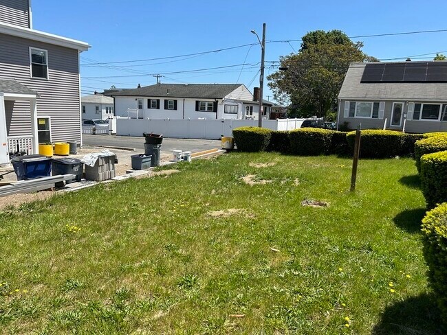 Building Photo - 150 Rumney Rd