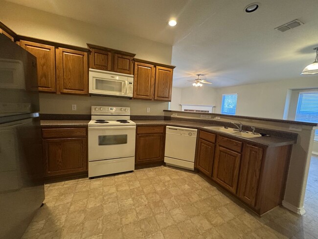 Building Photo - GATED COMMUNITY  |  3 BED  |  2 BATH  |  S...