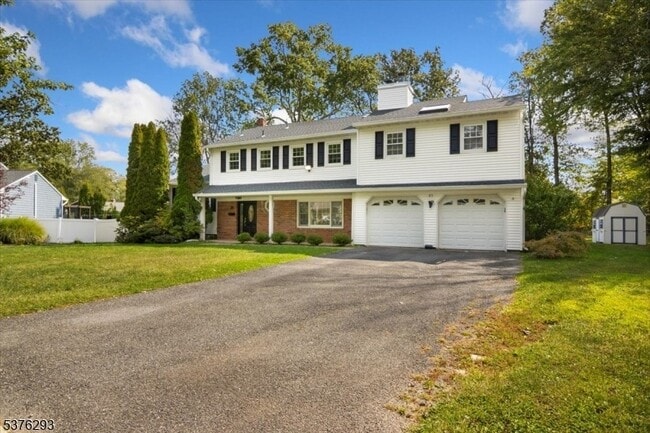 Building Photo - 21 New England Dr