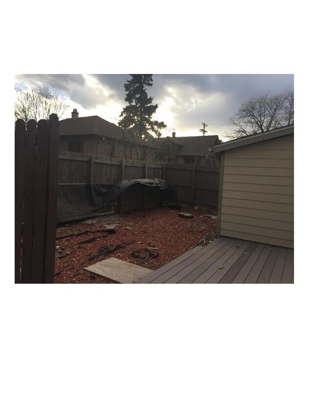 Building Photo - 1587 W Nevada Pl