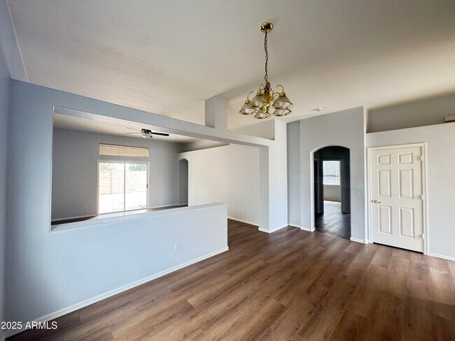 Building Photo - 6511 S 5th Way