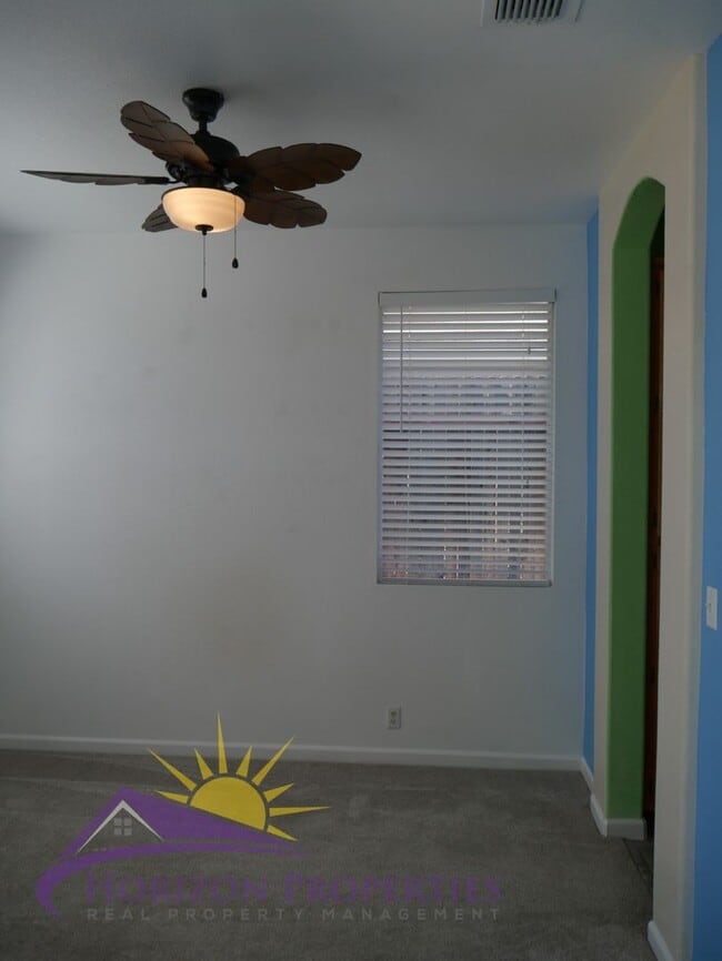 Building Photo - Bright Open 2 Bed 2 Bath 1,043 Sq Ft Antelope home