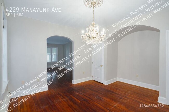 Building Photo - 5BR 2.5 BA_ 2,000 Sq Ft. Townhome in Manay...