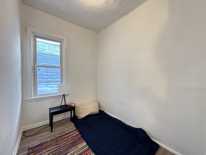 Building Photo - 1626 N Fairfield Ave