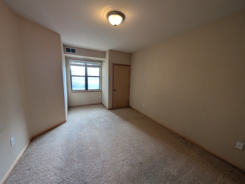 Primary bedroom - 1155 Ford Road