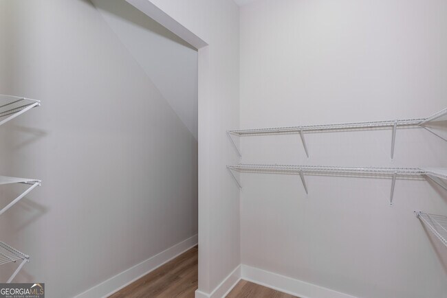 Building Photo - 3286 Bachelor St