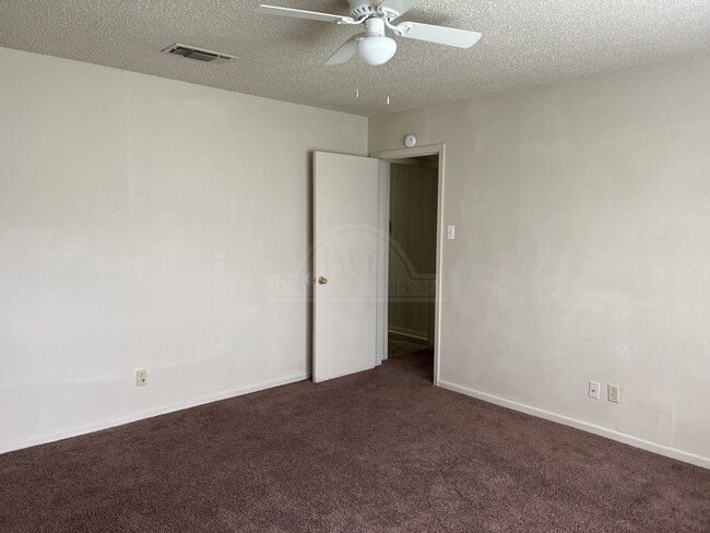 Building Photo - 2103 Omega Cir