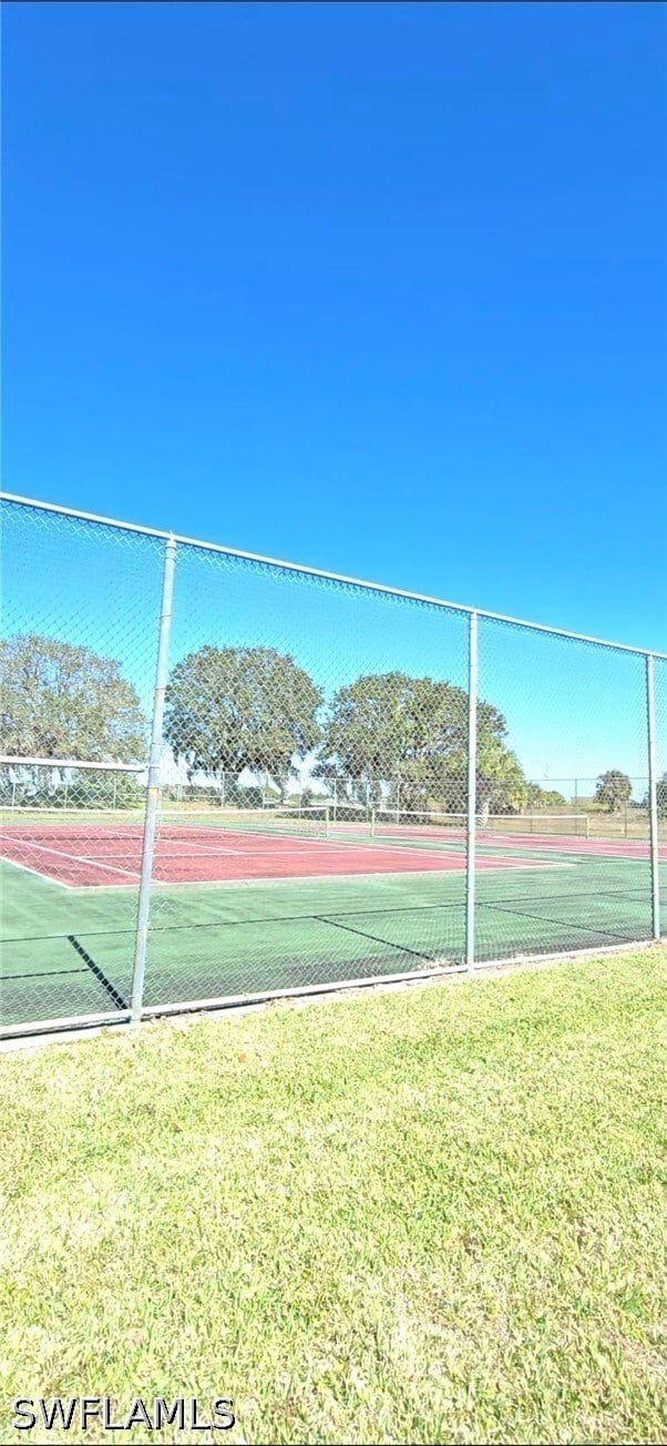 Building Photo - 687 Grove Dr