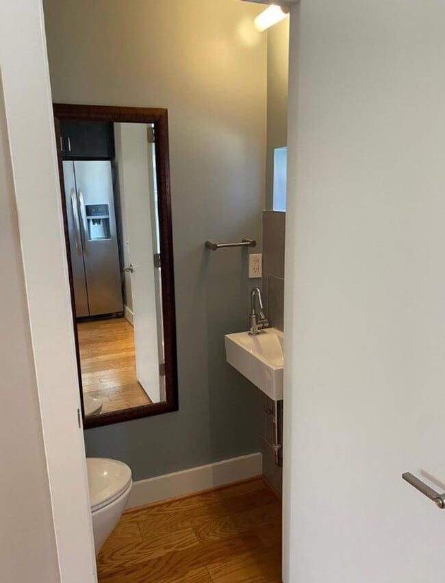 Building Photo - Contemporary Brookland 2 bed/2.5 bath cond...