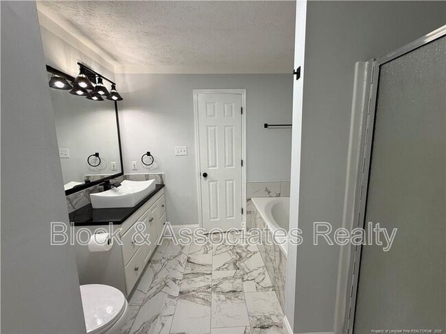 Building Photo - 392 Bubble Creek Ct