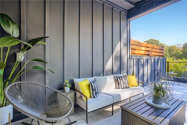 Building Photo - 997 Wylie St SE