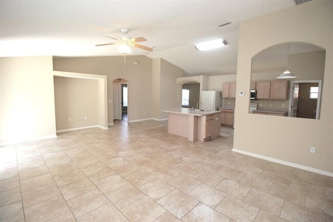 Building Photo - 32 Ryding Ln