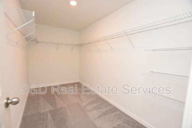 Building Photo - 5643 Keaton Springs Dr