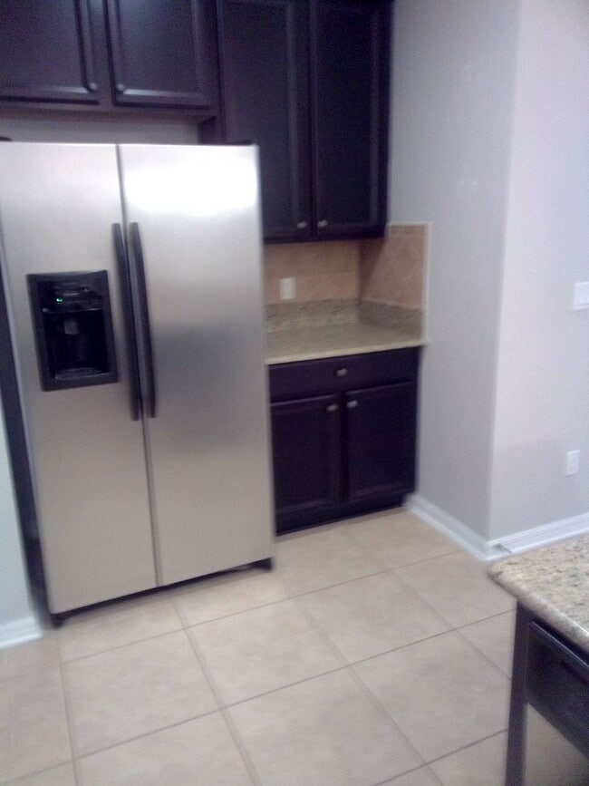 Building Photo - Arborview Park Townhouse close to UCF located in Oviedo (2 bed /2 1/2 bath)