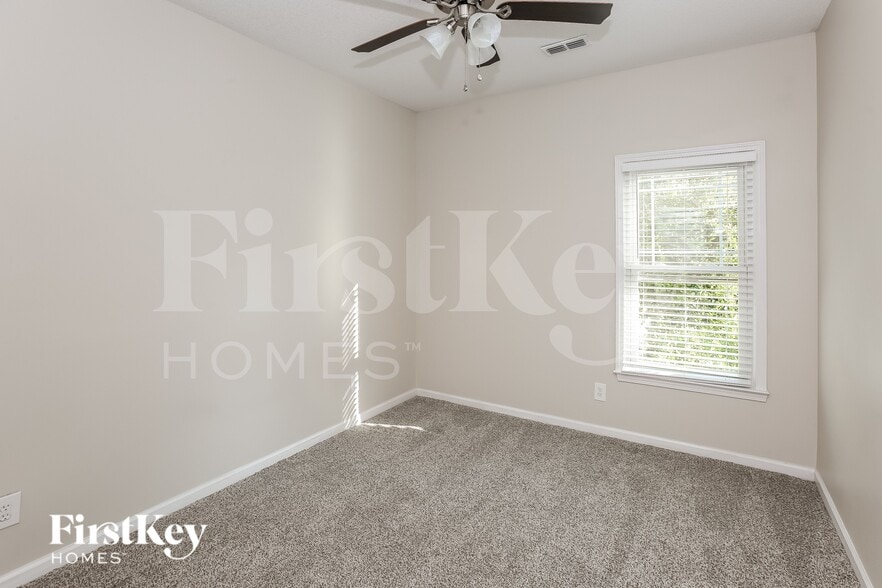Building Photo - 6509 Mimosa St