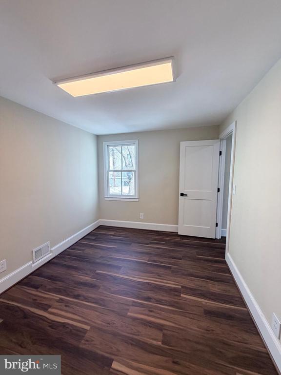 Building Photo - 216 S Henry St