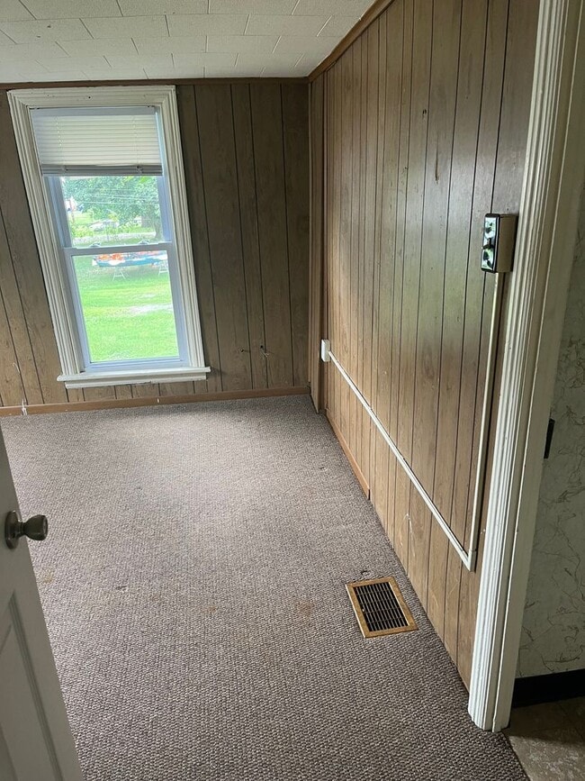 Building Photo - 2-3 Bedroom, 1 Bathroom Detached House in Shippensburg