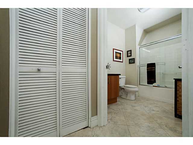 Building Photo - 1225 Island Ave