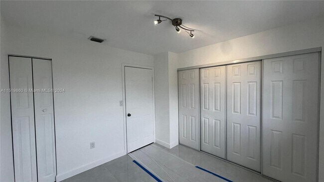 Building Photo - 2790 W 60th St