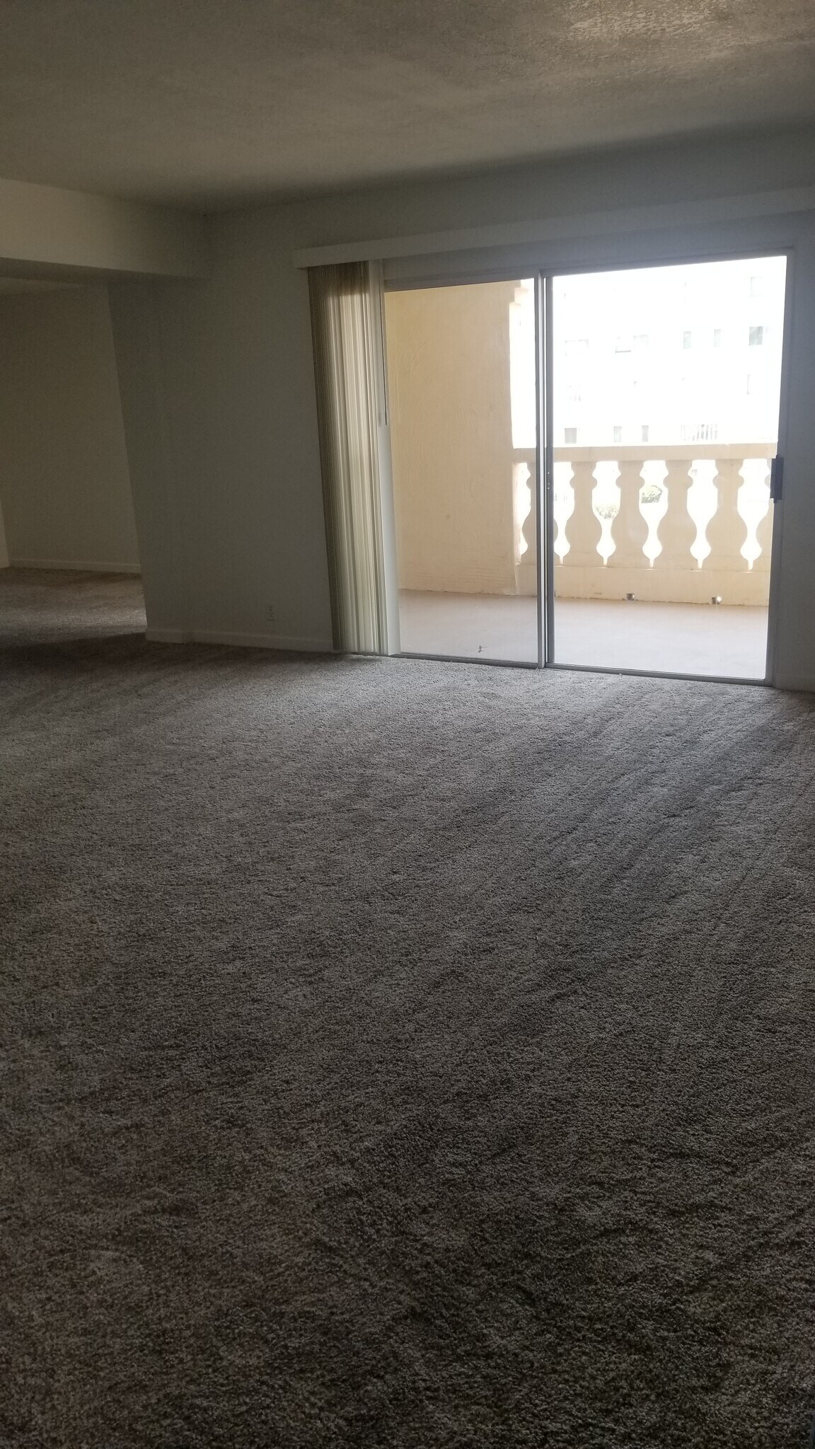 Living room - 7910 E Camelback Rd