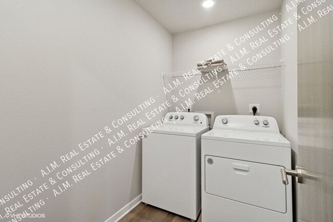 Building Photo - 124	Buffalo Avenue SW-