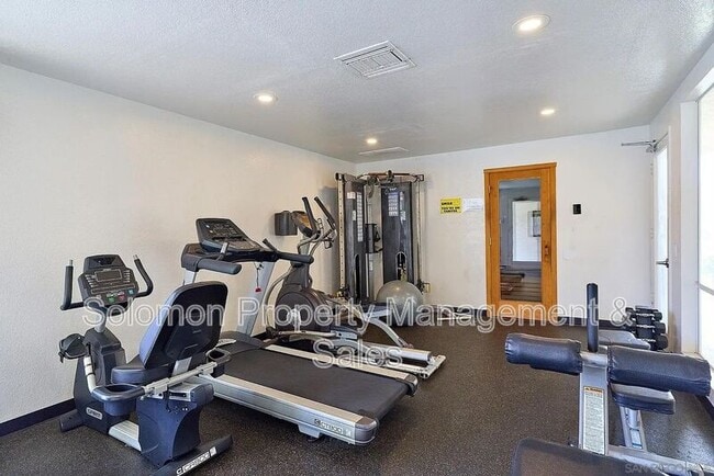 Building Photo - 505 Lands End Way