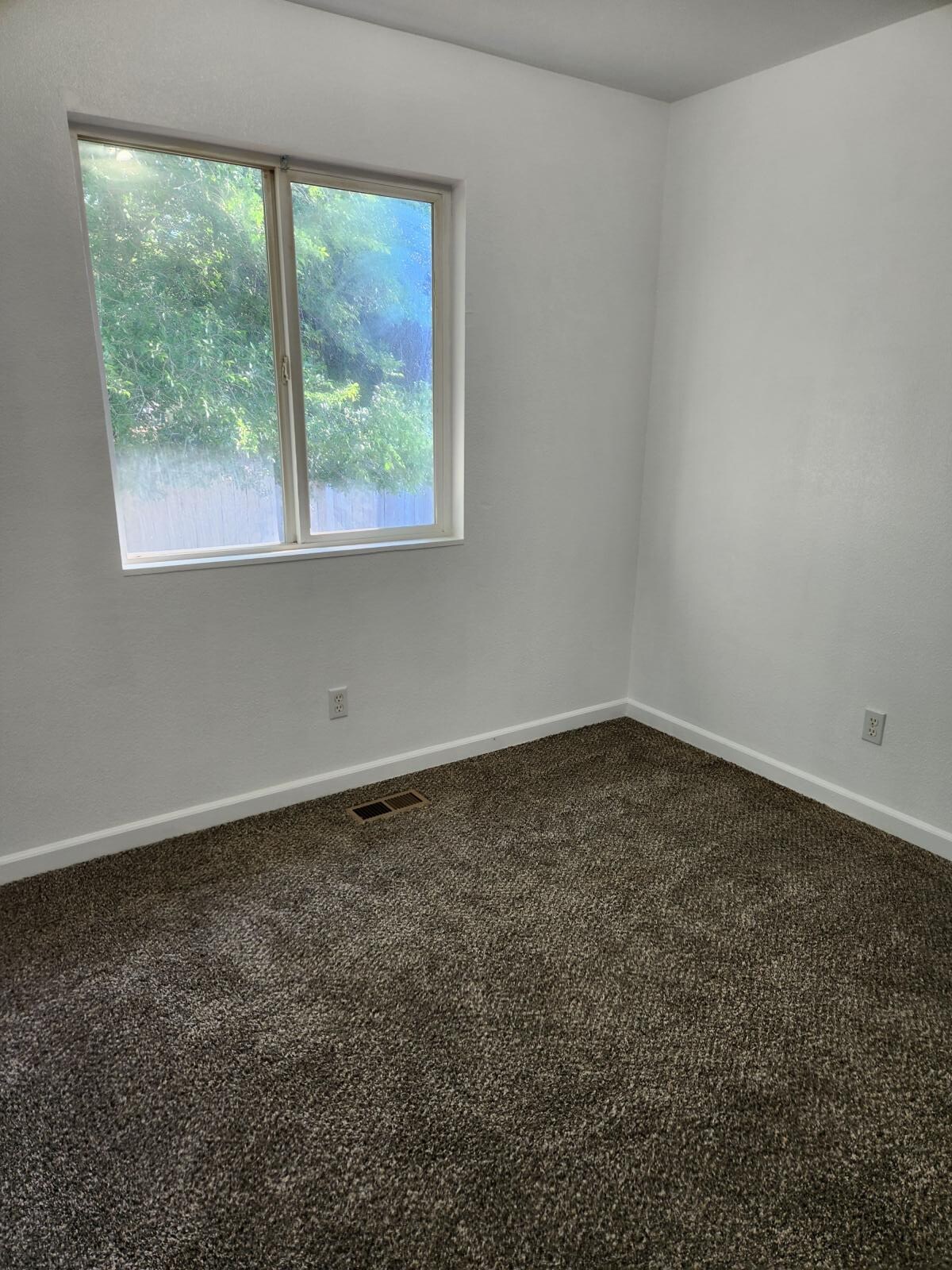 Bedroom 3 - 525 N Diamond Ave