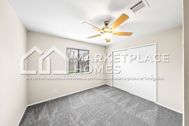 Building Photo - 1001 Greenbriar Loop