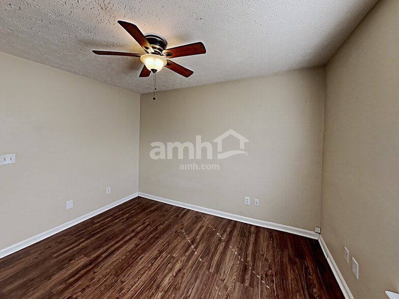 Building Photo - 4855 Lake Park Ter