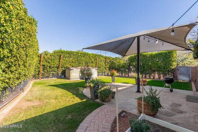 Building Photo - 1519 W Flower Cir N