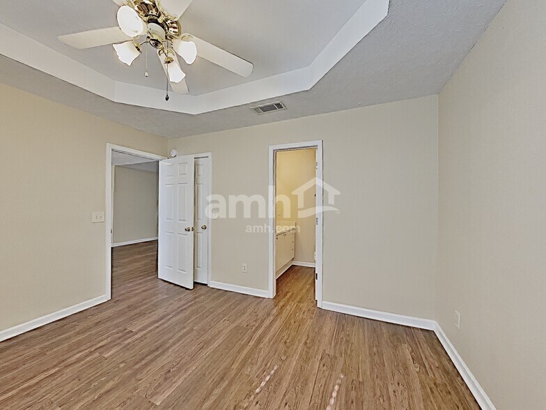 Building Photo - 1200 Larzelere Ln