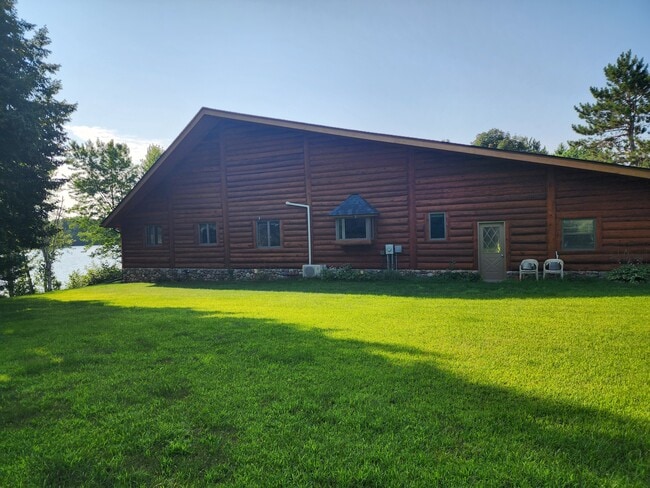 Building Photo - 908 S 48th Ave