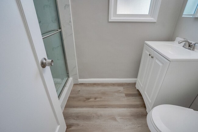 Building Photo - Upgraded Studio in Belmont Shore Available Now!!