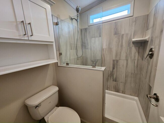 Building Photo - 215 Caviller Ct