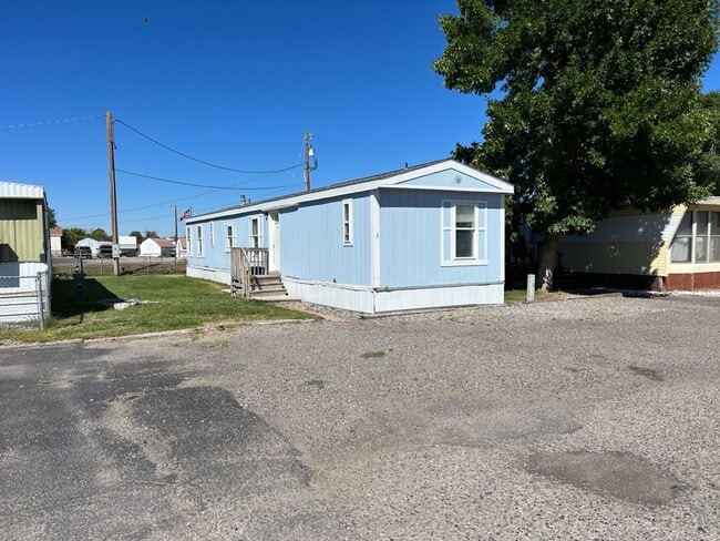 Building Photo - 3 Bedroom 2 Bath Trailer for Rent