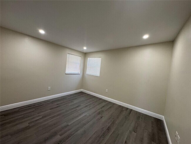 Building Photo - 7039 Lenox Dr