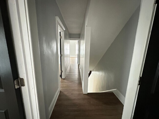 Building Photo - 613-615 S Mechanic St