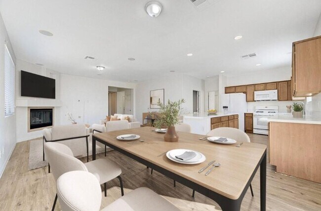 Building Photo - BEAUTIFUL 4 BEDROOM HOME IN GUARD GATED COMMUNITY!