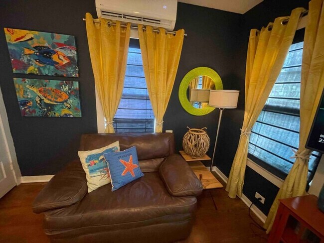 Building Photo - 2521 Avenue Q