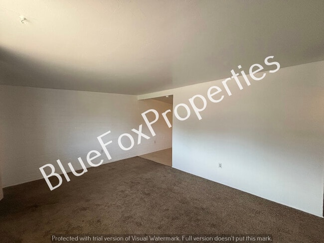 Building Photo - 1228 E Kentucky St