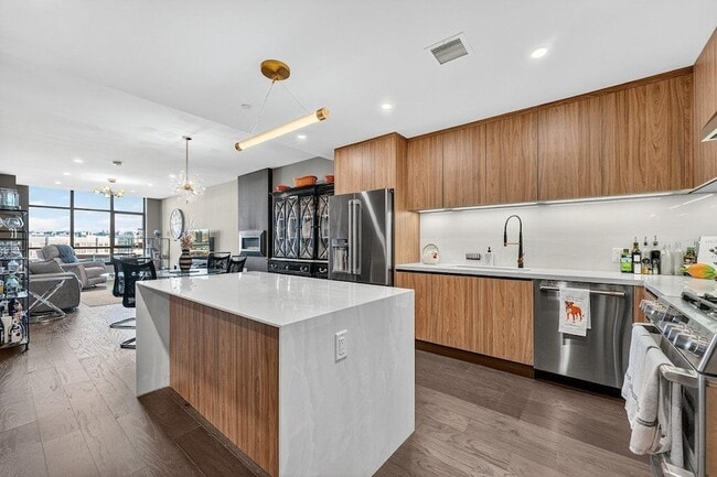 Building Photo - 8701 Churchill Rd