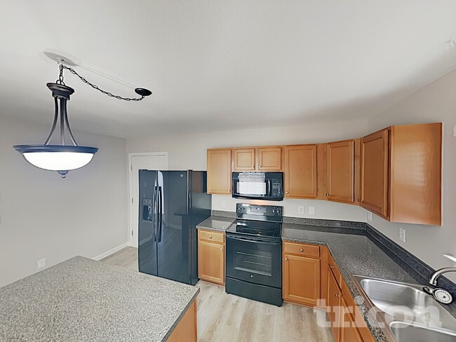 Building Photo - 137 Chatham Trace